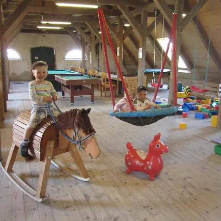 Ferienbauernhof Liesenberg Jagdreihenhaus Wildente بيت للعطل